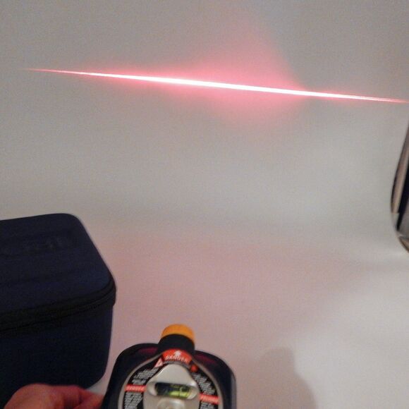 Ryobi AirGrip Laser Level w/Vacuum Base ELL0001 Alternative Push Pins for Mount - Picture 2 of 9